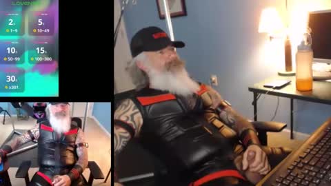 Snapshot of njdbear chatting on December 2024 09:48:01 PM Don online show from December 2024 09:48:01 PM