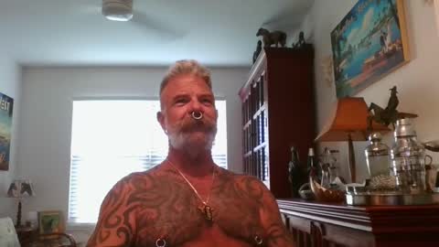 Snapshot of njdbear chatting on September 2025 10:11:02 PM Don online show from September 2025 10:11:02 PM