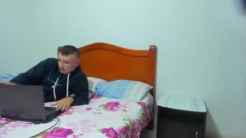 Emma - Mike online show from October 2025 11:49:02 PM