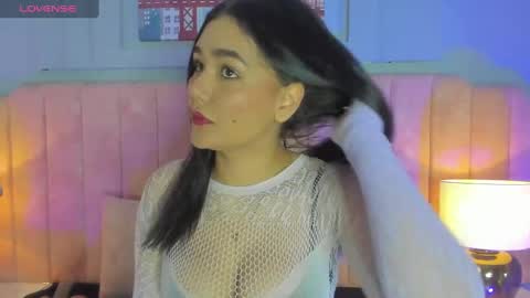 Snapshot of noa_moon chatting on October 2025 11:44:02 AM Noa online show from October 2025 11:44:02 AM