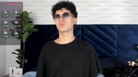 Snapshot of noah_dupont_ chatting on September 2025 07:15:02 PM noah_dupont_ online show from September 2025 07:15:02 PM