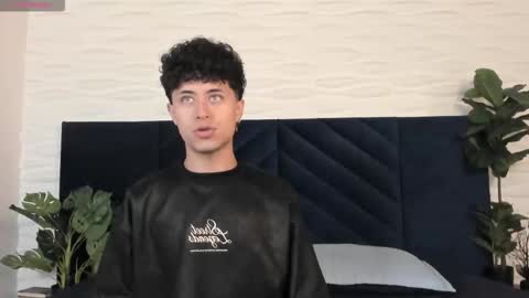 Snapshot of noah_dupont_ chatting on October 2025 08:07:01 PM noah_dupont_ online show from October 2025 08:07:01 PM