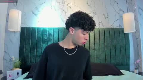 Snapshot of noah_dupont_ chatting on October 2025 01:21:01 PM noah_dupont_ online show from October 2025 01:21:01 PM