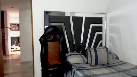 Snapshot of noah_harris01 chatting on October 2025 12:01:02 PM Noah Harris01 online show from October 2025 12:01:02 PM