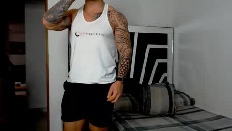 Snapshot of noah_harris01 chatting on November 2025 09:25:02 PM Noah Harris01 online show from November 2025 09:25:02 PM