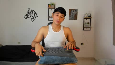 Snapshot of noah_katz chatting on October 2025 02:48:02 AM Noah online show from October 2025 02:48:02 AM