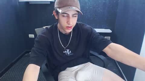 noah_sokolov online show from November 2025 02:40:02 PM