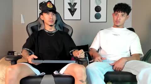 Snapshot of noahdaviss chatting on January 2025 02:25:02 AM noahdaviss online show from January 2025 02:25:02 AM