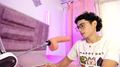 noahjhoness online show from September 2025 01:57:02 PM