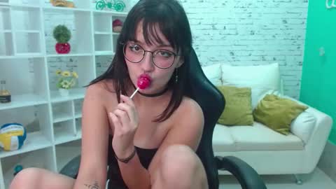 Noeva online show from September 2025 12:00:02 AM
