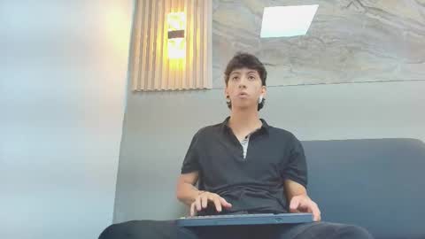 Snapshot of noha_crayg chatting on October 2025 12:50:02 PM NOHA online show from October 2025 12:50:02 PM