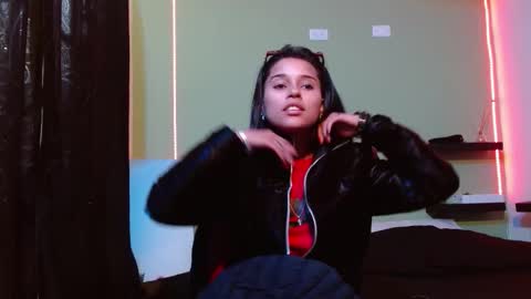 Noha Thomson online show from September 2025 07:27:02 PM