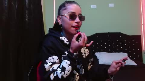 Noha Thomson online show from October 2025 08:18:02 PM