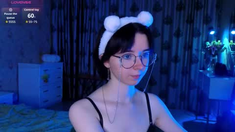 Nora Failure online show from November 2025 01:45:01 PM