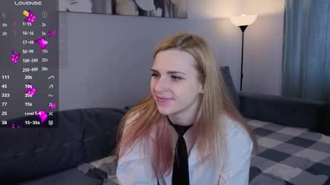 Elina online show from October 2025 10:30:01 AM