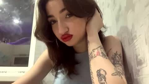 Snapshot of normanhandshoe chatting on December 2025 07:43:01 PM Rina online show from December 2025 07:43:01 PM