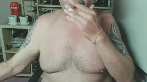 Snapshot of nosmoh chatting on December 2024 05:04:01 PM arrio online show from December 2024 05:04:01 PM