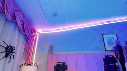 nova_ross online show from October 2025 08:25:01 PM