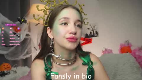 Snapshot of now_you_know chatting on October 2025 01:07:02 AM Dina online show from October 2025 01:07:02 AM