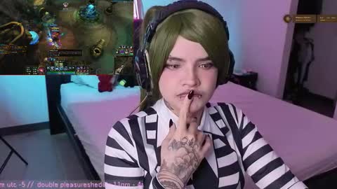 Snapshot of noxarcanee chatting on October 2025 05:28:01 AM Goth Darling online show from October 2025 05:28:01 AM