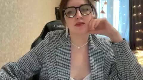 Snapshot of nuitblanche_vibes chatting on November 2025 07:20:01 AM nuitblanche_vibes online show from November 2025 07:20:01 AM