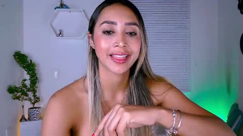 Nycole online show from January 2025 03:00:02 AM