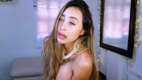 Nycole online show from September 2025 03:56:02 PM