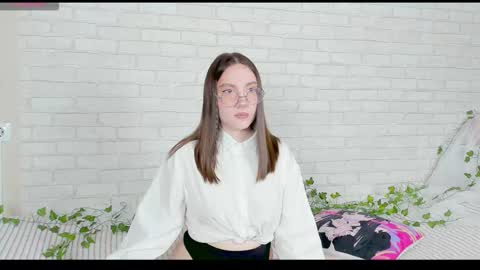 Snapshot of nymphalean chatting on November 2025 09:31:01 AM Kat online show from November 2025 09:31:01 AM