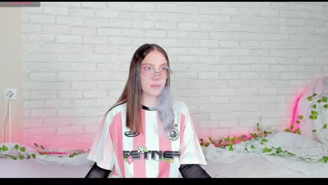 Snapshot of nymphalean chatting on November 2025 05:46:02 PM Kat online show from November 2025 05:46:02 PM