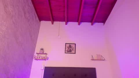 nyxa_ online show from November 2025 02:11:02 AM