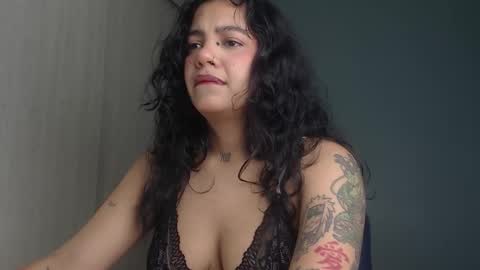 Vale online show from November 2025 12:00:02 AM