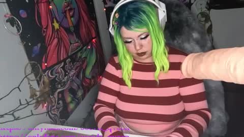 occvlt qveen online show from December 2024 07:01:01 AM