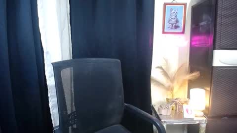 Kyla online show from October 2025 02:08:01 AM