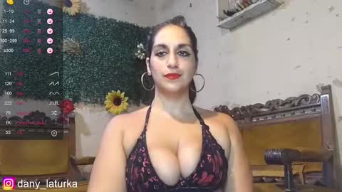 Snapshot of odalisca_bellydancer chatting on January 2025 07:38:02 AM Daniela Dany online show from January 2025 07:38:02 AM