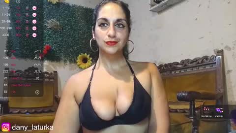 Snapshot of odalisca_bellydancer chatting on January 2025 05:20:02 AM Daniela Dany online show from January 2025 05:20:02 AM