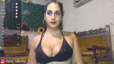 Snapshot of odalisca_bellydancer chatting on January 2025 05:05:01 AM Daniela Dany online show from January 2025 05:05:01 AM