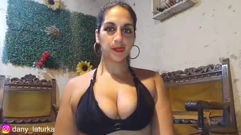 Snapshot of odalisca_bellydancer chatting on January 2025 05:05:02 AM Daniela Dany online show from January 2025 05:05:02 AM