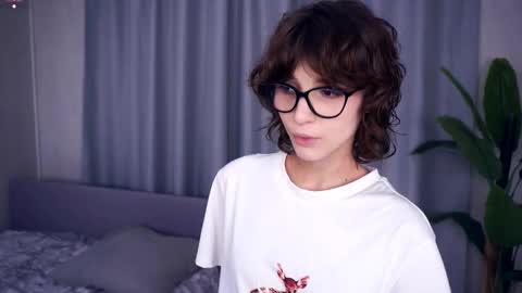 Thea online show from October 2025 07:47:02 PM