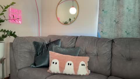 Snapshot of officiallyonlytams chatting on October 2025 03:42:01 PM Tams online show from October 2025 03:42:01 PM