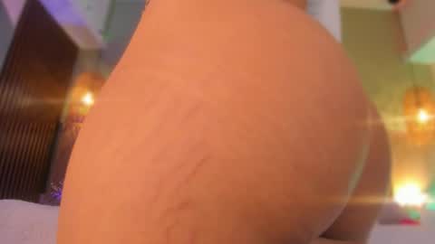 Snapshot of oh_hollyy chatting on September 2025 11:48:01 AM Holly online show from September 2025 11:48:01 AM