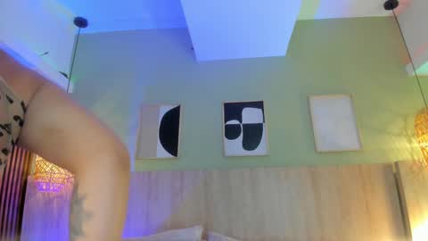 Snapshot of oh_hollyy chatting on October 2025 11:51:02 AM Holly online show from October 2025 11:51:02 AM