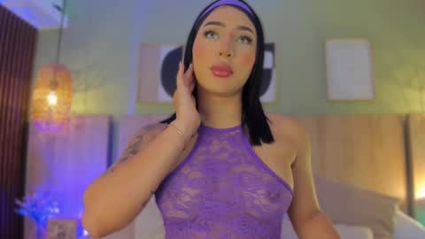 Snapshot of oh_hollyy chatting on October 2025 11:51:02 AM Holly online show from October 2025 11:51:02 AM