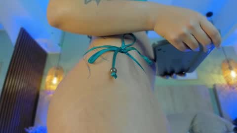 Snapshot of oh_hollyy chatting on October 2025 11:21:01 AM Holly online show from October 2025 11:21:01 AM