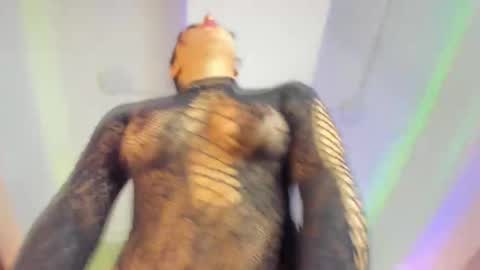 Snapshot of oh_hollyy chatting on October 2025 11:22:02 AM Holly online show from October 2025 11:22:02 AM