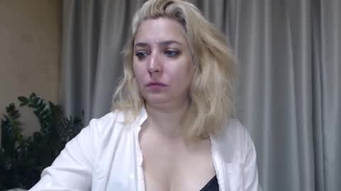 Iren online show from September 2025 05:00:01 AM