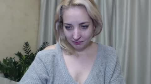 Mari online show from December 2024 06:38:02 PM