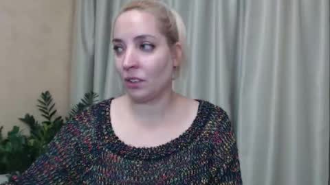 Mari online show from December 2024 07:45:02 PM