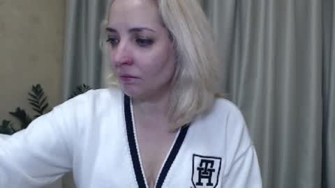 Mari online show from December 2024 05:42:01 PM
