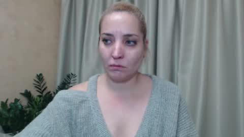 Mari online show from December 2024 06:06:01 PM