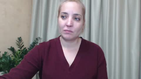 Mari online show from December 2024 08:25:02 PM